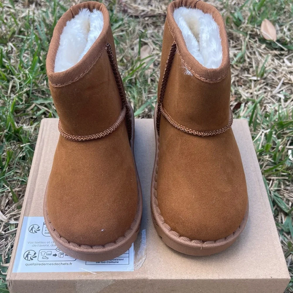 SOLD- Sold- Cozy Toddler Girls Boots - Picture 3 of 10